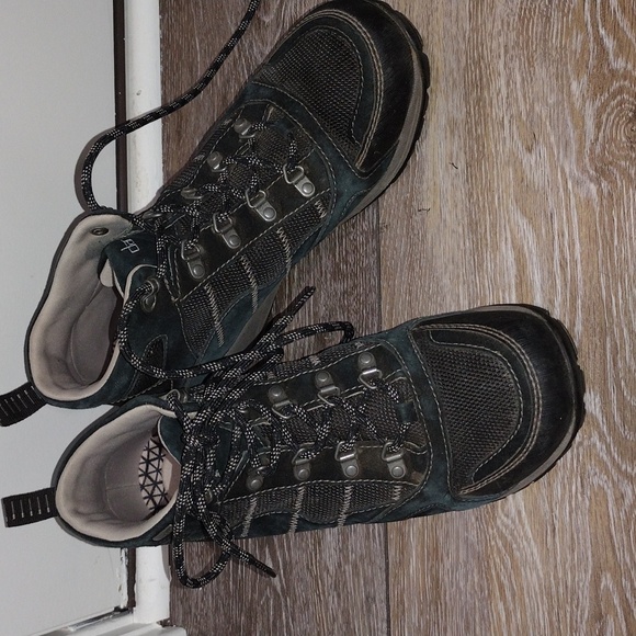 Dansko dark blue suede and gray mesh hiking boots. Waterproof. Size 9.5 - Picture 1 of 12